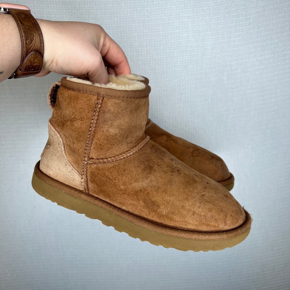 UGG Classic Mini II Chestnut Suede Ankle Boots 1016222 Womens Size 7